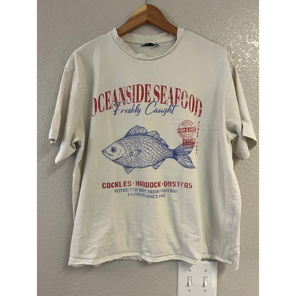 ASOS DESIGN Tops - ASOS DESIGN Oceanside Seafood Graphic T-Shirt Cream Boxy Fit Small